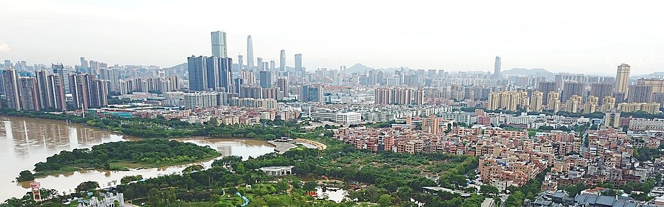東莞市區俯瞰及產業園一帶，配合香港往返東莞中港車接送